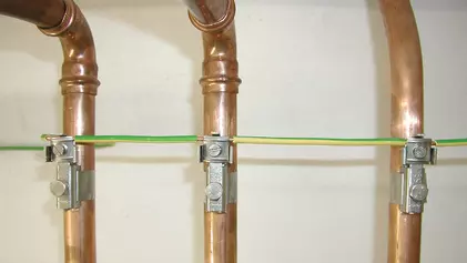 Erdungsbandrohrschellen