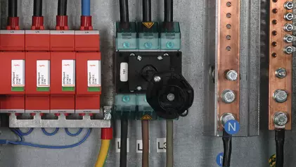 DEHNguard SE CI mit integrierter Vorsicherung