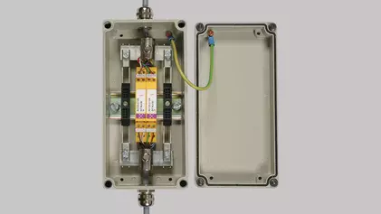 Schirmanschluss auf Hutschiene